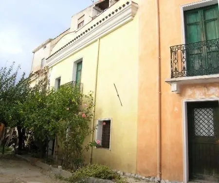 Casa Ottocentesca Nel Borgo بيت للعطل بوناي